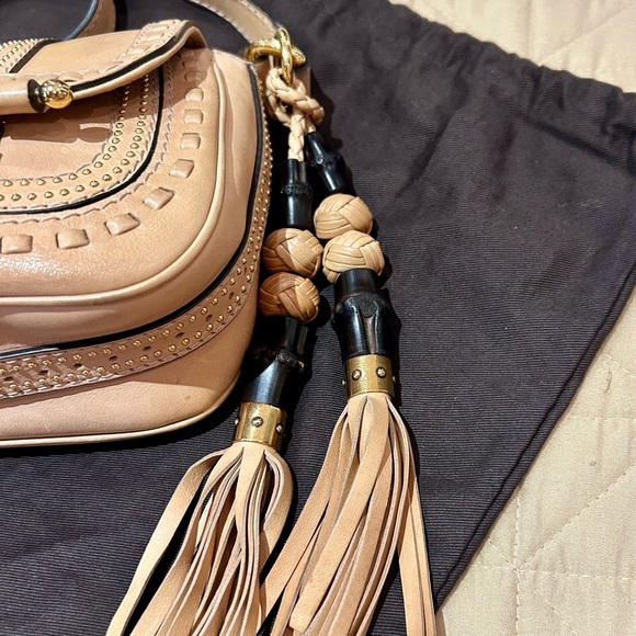 GUCCI
Leather Snaffle Bit Small Shoulder Bag Beige - Picture 9 of 17